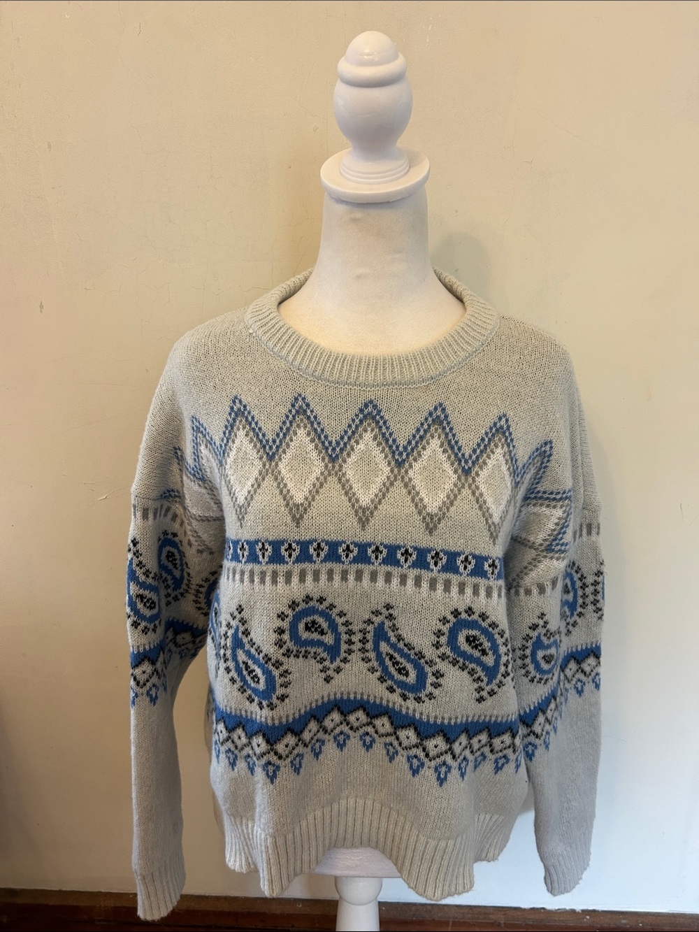 Lucky Brand Light Gray Paisley Pattern Crewneck Sweater Size M EUC